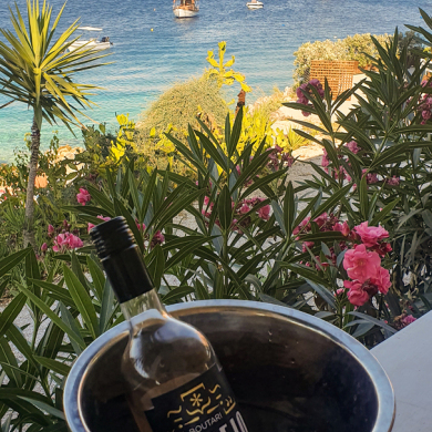 gepflegtes Ambiente auf Zakynthos, HELMSail yachting