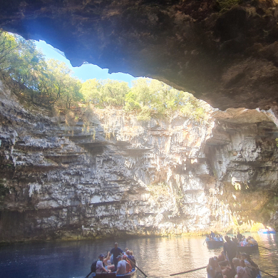 Melissani Höhle, HELMSail yachting