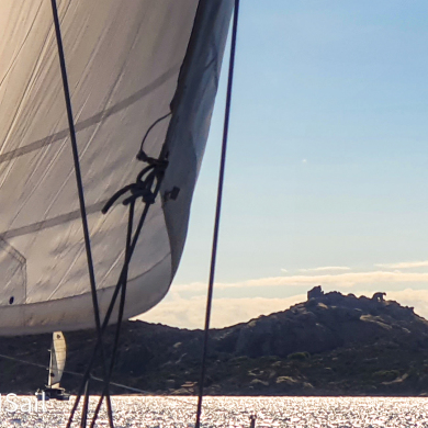 der steinerne Bäre unter Segel, HELMSail yachting