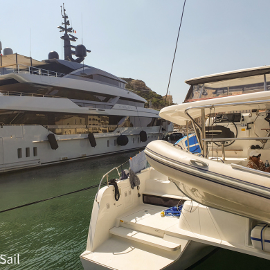 neben dem großen Bruder angelegt, HELMSail yachting